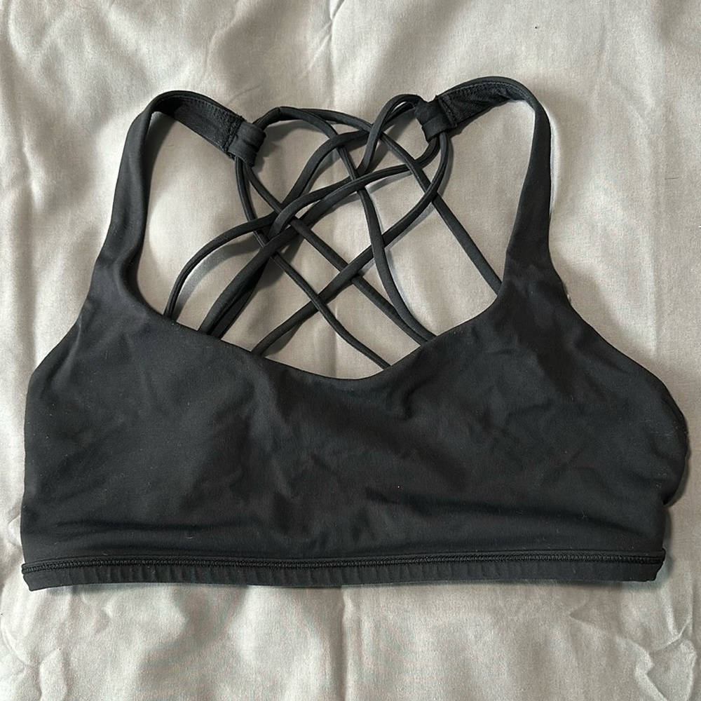 Lululemon free to be bra, size 6